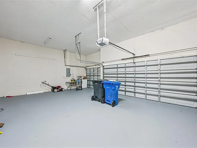 918 Academy Dr — Photo 79