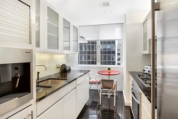 Sold by Compass | media 5