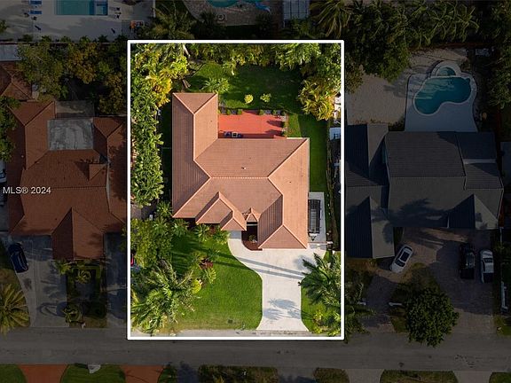 4th image of 10440 NW 131st St