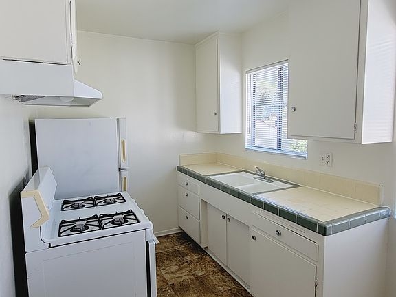 3rd image of 5651 Cartwright Ave #D