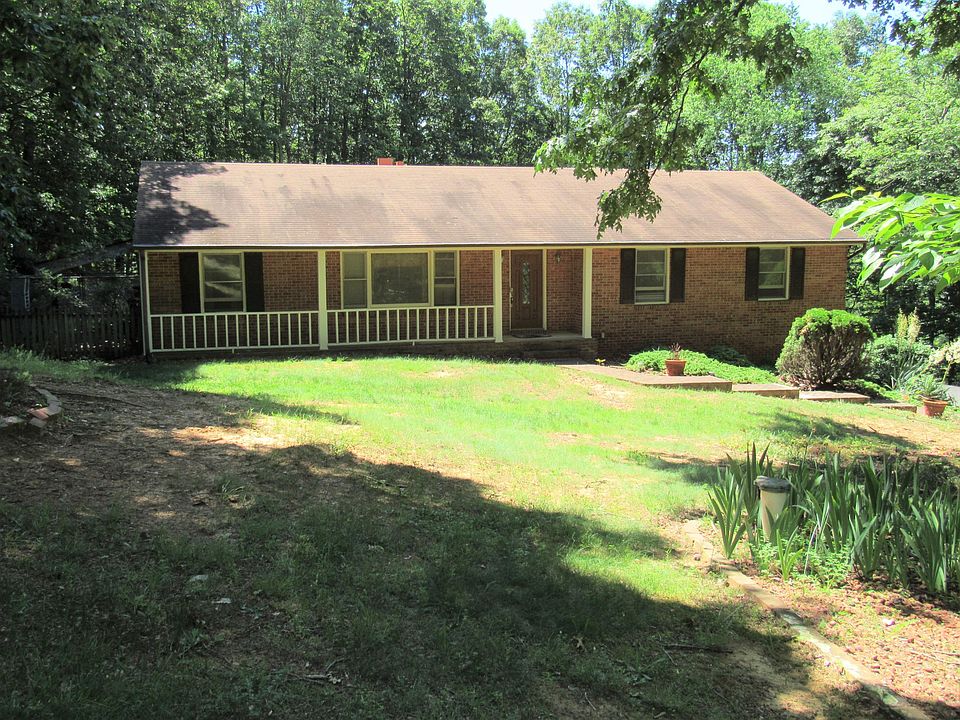 1st image of 301 Cascade Dr