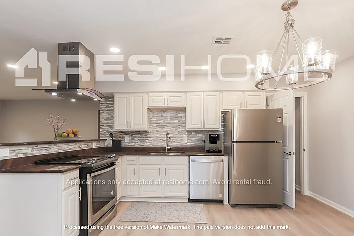 3 bed, 2.0 bath, 1236 sqft, $1,720 — Photo 4