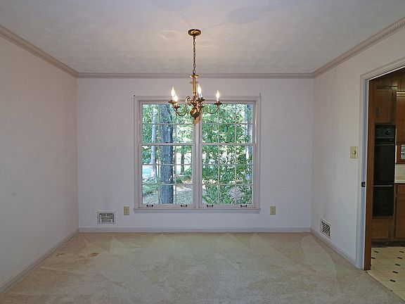 4th image of 3770 Clubhouse Ln SE