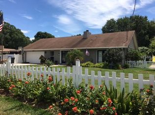 1503 Meadowridge Dr, Valrico, FL 33596