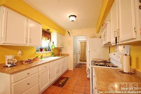3rd image of 4103 Freestone St