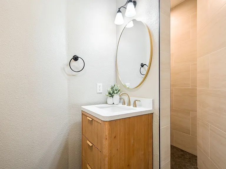 684 Hollow Cir — Photo 20