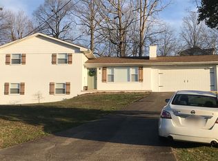 4 Oakland Dr, Elkview, WV 25071