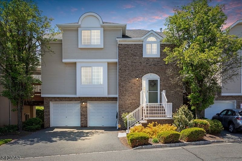 1st image of 3 Whispering Way E