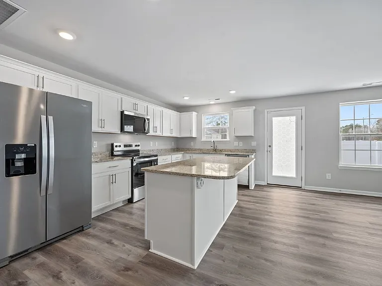 4500 Sandstone Dr — Photo 28