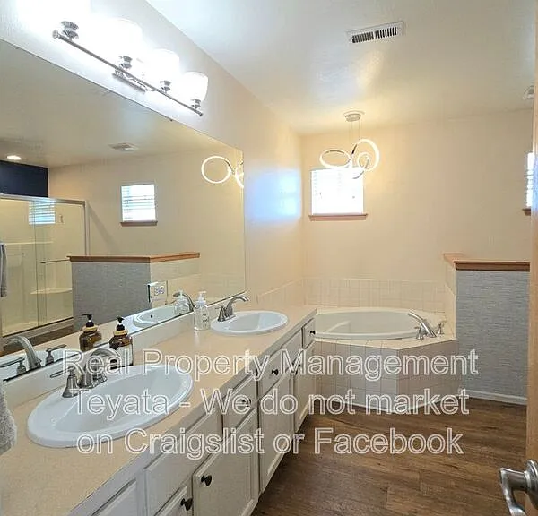 4814 Starfish Ln — Photo 13