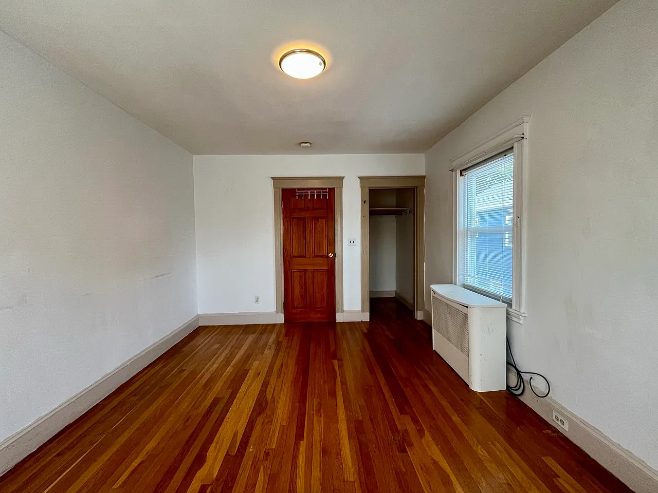 3 bed, 1000 sqft, $2,700 — Photo 3