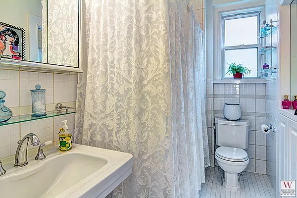 Sold by Wohlfarth & Associates Inc | media 20