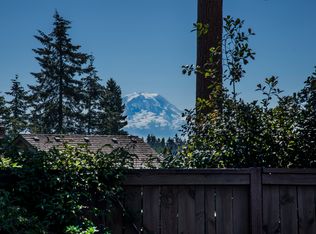 5061 Randi Ct, Eagle River, AK 99577