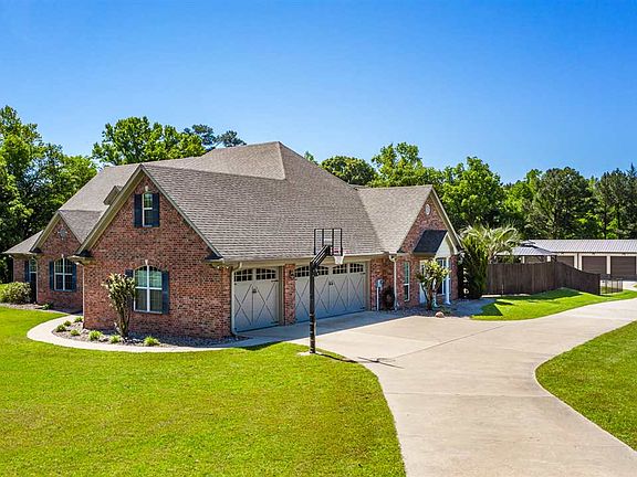 2nd image of 135 Whistler Ln