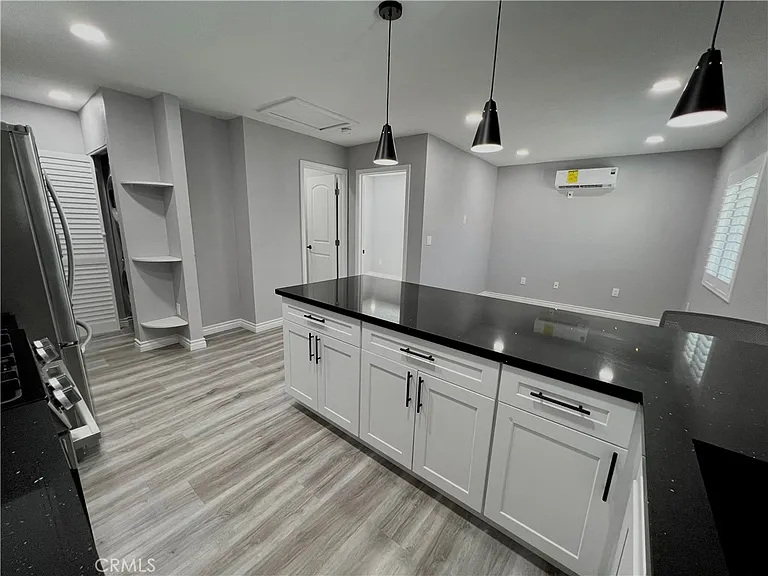 6438 Shayna Ct #B — Photo 5