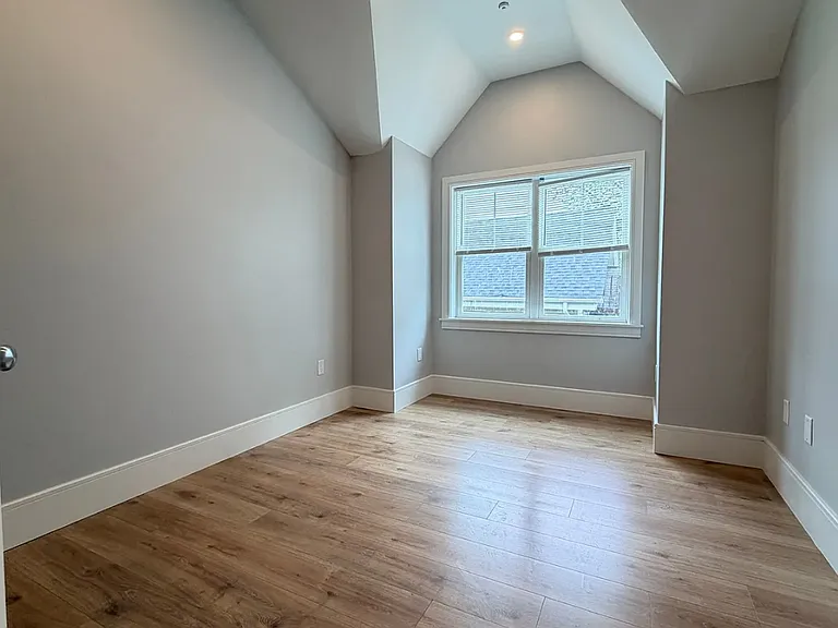 11 Holton St #15 — Photo 8