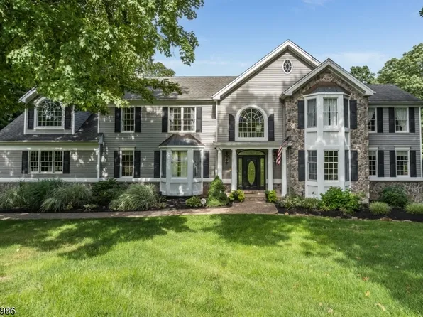 13 Carhart Ct, Union Twp., NJ 08867