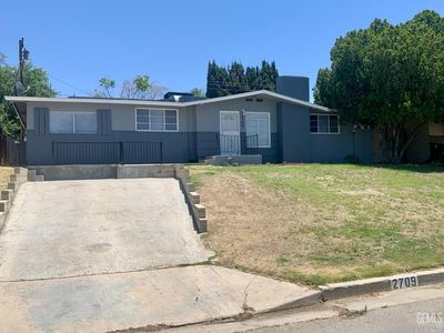 2709 Arnold St, Bakersfield, CA, 93305