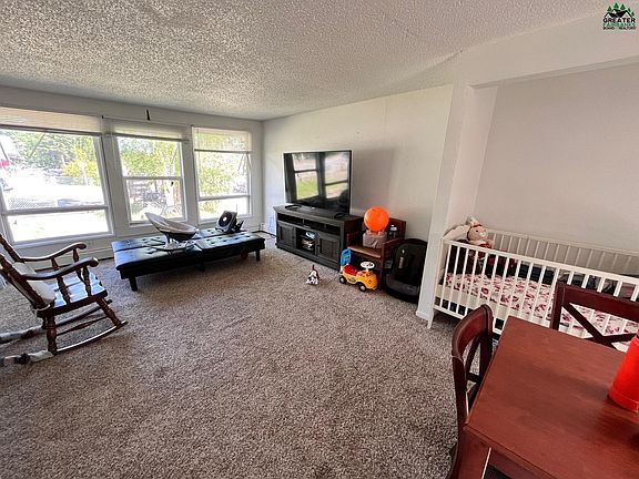4th image of 180 Madcap Ln