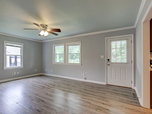 5th image of 435 Circle Dr