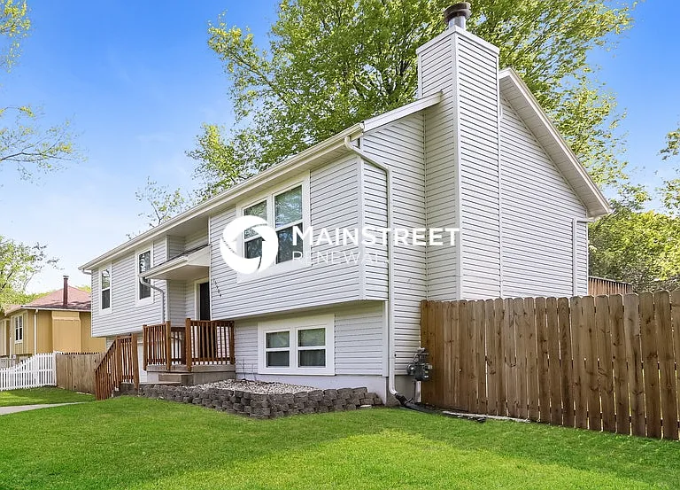 15504 Vicie Ave — Photo 2