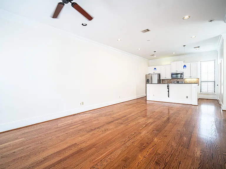 3119 Fairdale Oaks E — Photo 12