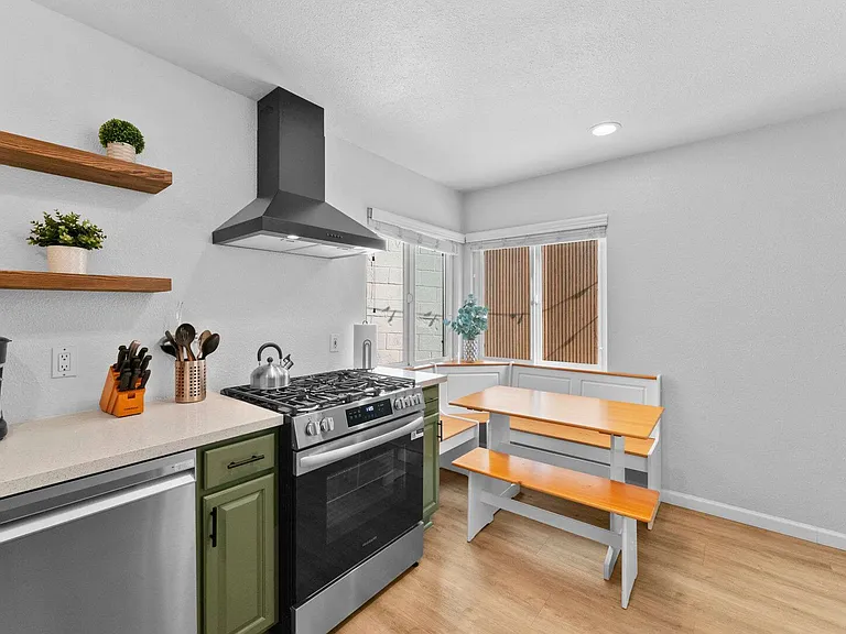 W Brookes Ave — Photo 9