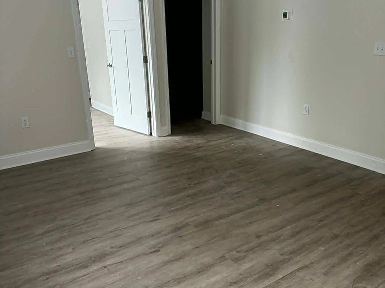 1150 Louisa St — Photo 9