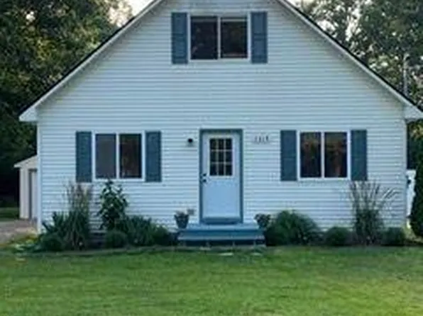 3315 Ellis Park Dr, Burton, MI 48519