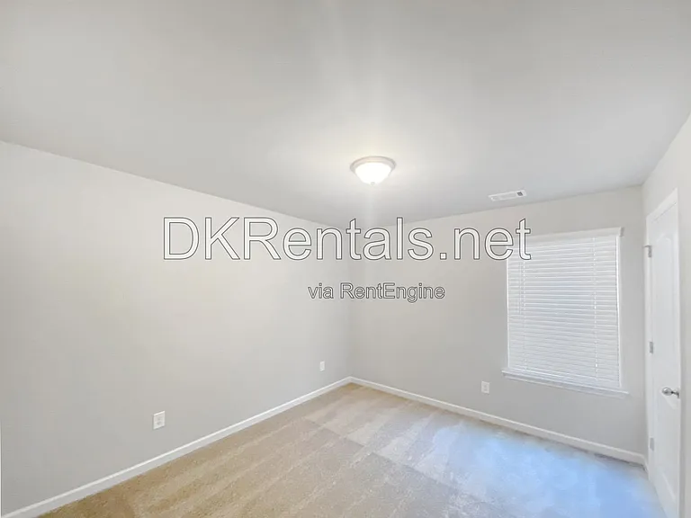 1466 Fern Ridge Ln #8 — Photo 13