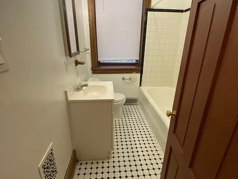 428 N 34th St #1 — Photo 15