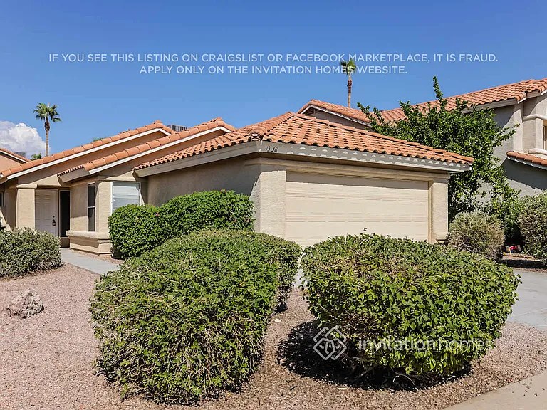 1338 E Angela Dr — Photo 2