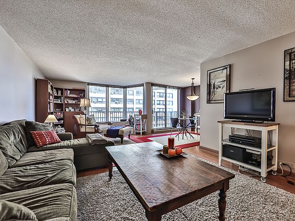 3rd image of 4170 N Marine Dr APT 10F