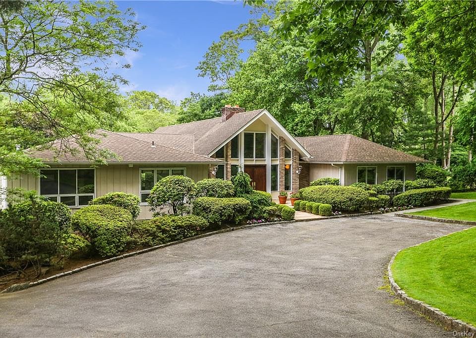 1st image of 15 Rolling Hills Ln
