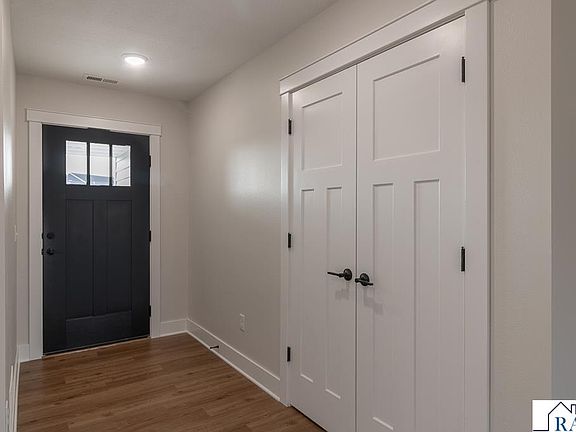 4th image of 305 Pinehurst Dr