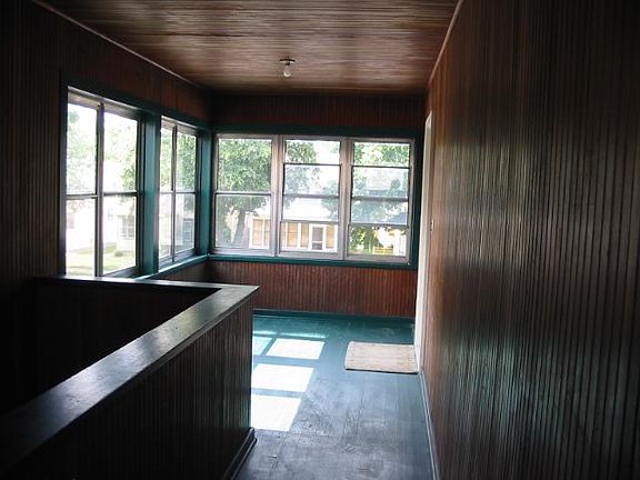 5th image of 502 1/2 E 6th St