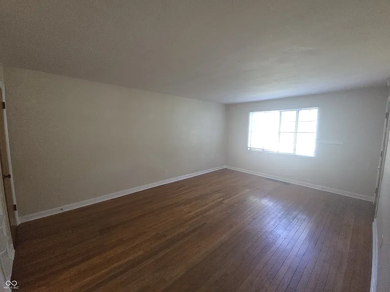 67 W Westfield Blvd — Photo 5