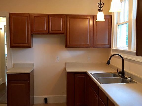 4th image of 3315 N Park Ave