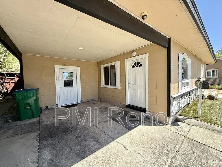 335 Denslowe Dr — Photo 2