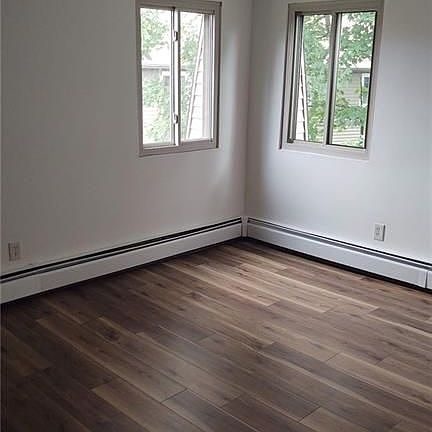 3rd image of 2194 Warwick Ave #3L