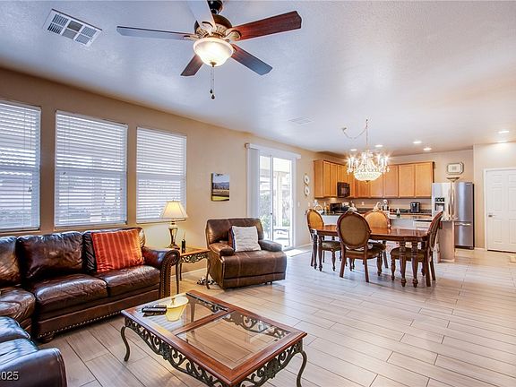 2nd image of 976 Baronet Dr