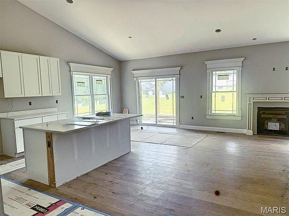 2nd image of 8084 Villa Valley