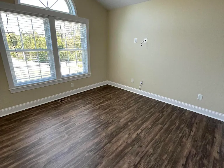 302 Holly St — Photo 14