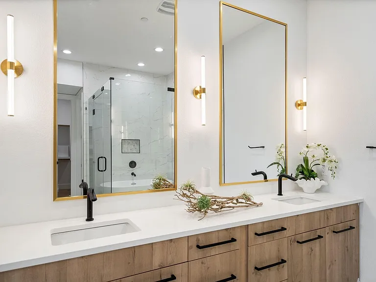 4208 Live Oak St #106 — Photo 11