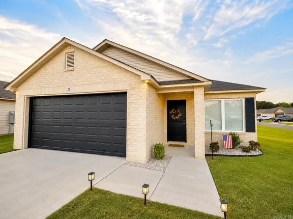 31 Candlelight Dr, Conway, AR 72032