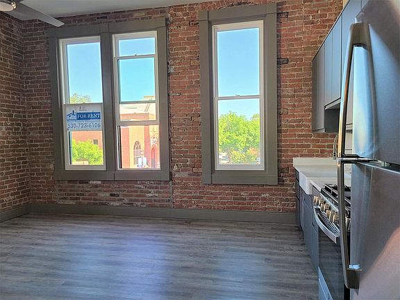 4th image of 401 2nd St APT 203