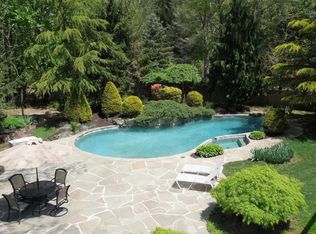 1 Tall Oaks Ct, Howell, NJ 07727