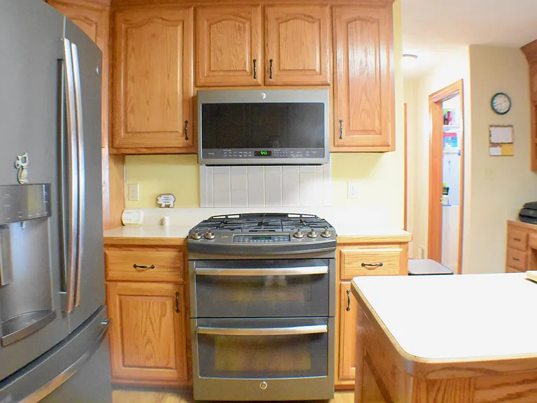 413 Southern Oak Dr — Photo 10