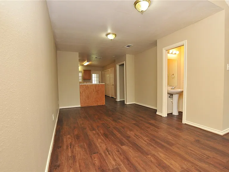 2323 Trace Mdws — Photo 4