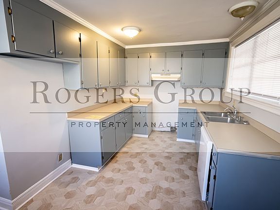 2nd image of 305 White Oak Dr